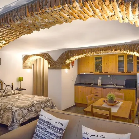Penabuquel Studio Apartment *